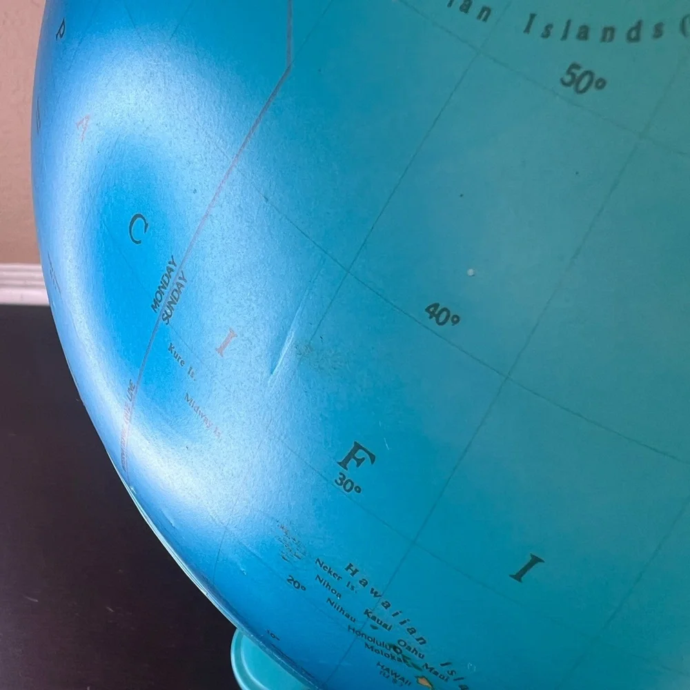 Vintage 1988 Fisher-Price Light-Up Globe with Viewfinder • Illuminated Education